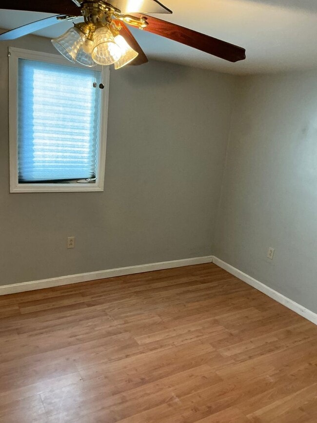 Building Photo - 165 Wiscasset Rd