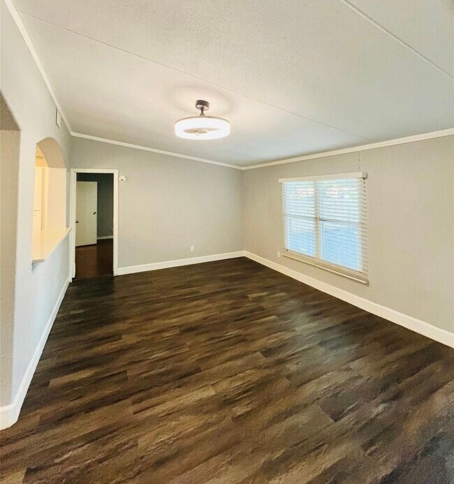 Building Photo - 33323 Falcon Spring St