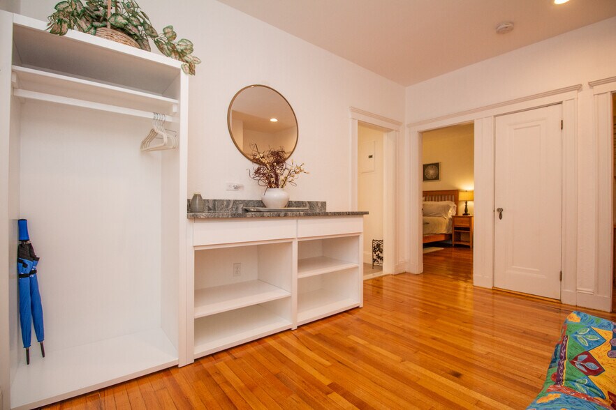 Building Photo - 461 Washington St