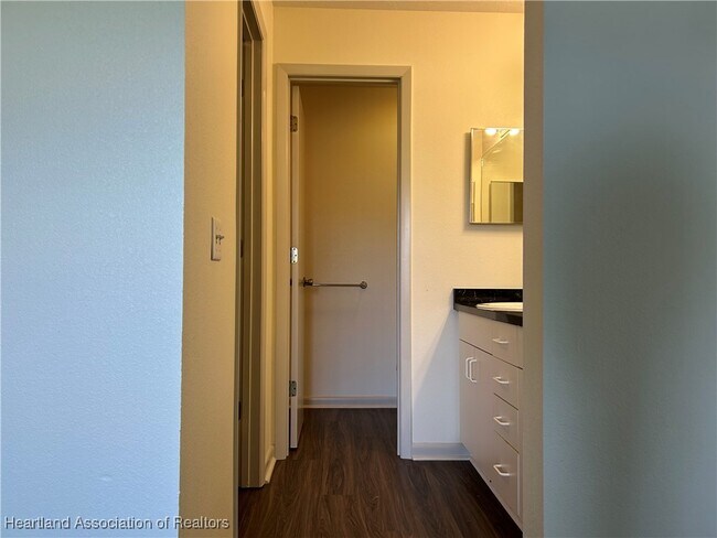 Building Photo - 4800 Cadagua Dr