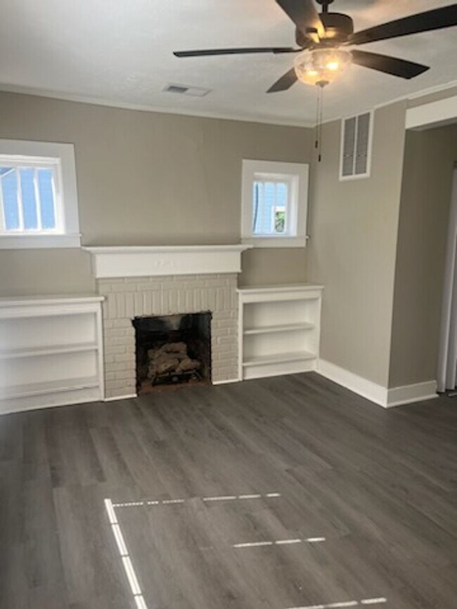 Building Photo - Open The Door To Your New Home!