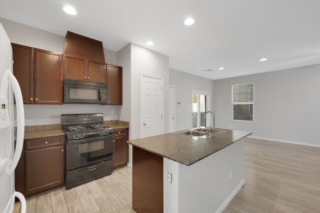 Building Photo - 3 bedroom with 2 car garage