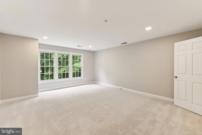 Building Photo - 8048 Kidwell Town Ct