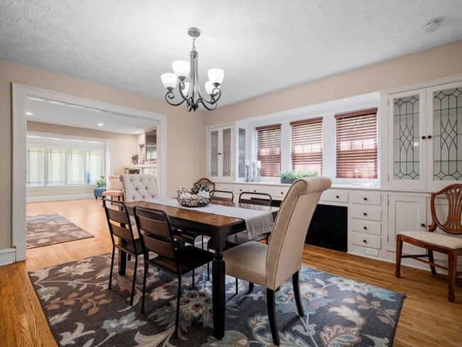 Building Photo - 3222 West Blvd