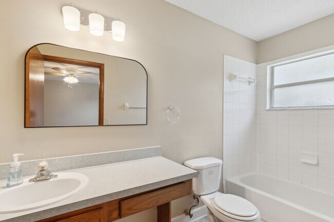 Building Photo - 8471-8473 3 Creeks Blvd