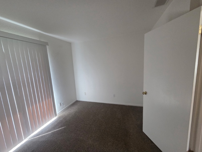 Building Photo - 6627 Blue Heron Dr