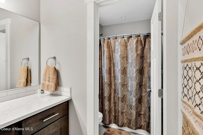 Building Photo - Coeur d'Alene Place – 3 Bed, 2.5 Bath Home...