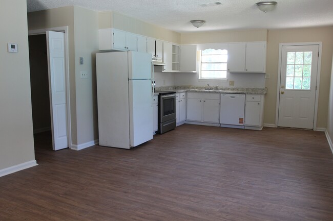 Building Photo - 2507 Beachview Dr