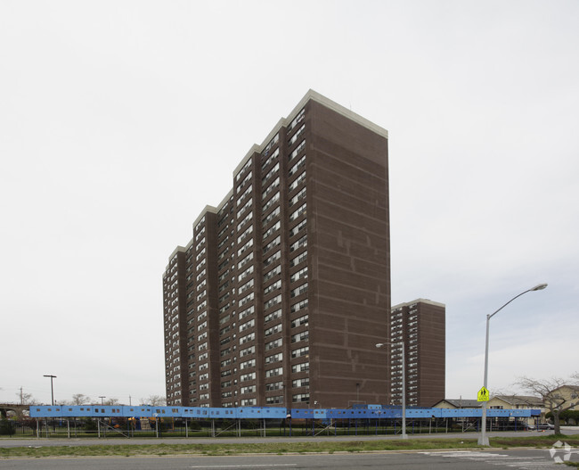 Primary Photo - Seaview Towers