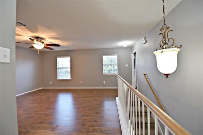 Building Photo - 802 Rubles Ct