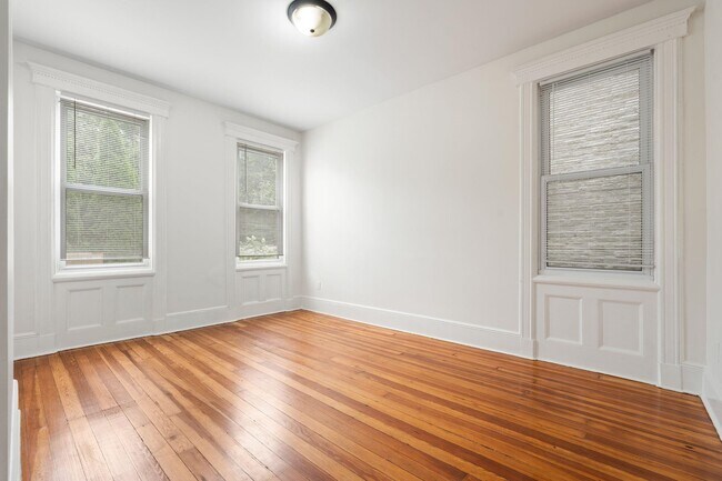 Building Photo - 114 Shippen St