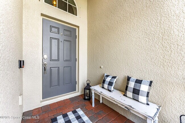 Building Photo - 5724 Trieda Dr
