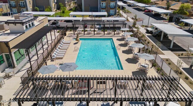 Building Photo - 6025 W Thomas Rd