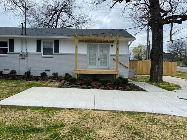 Primary Photo - Inglewood 2/1 Duplex - Renovated - Fenced ...