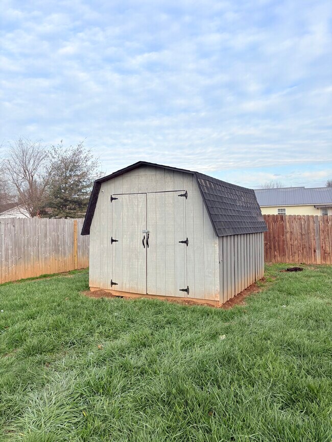 Building Photo - 567 Aries Ct