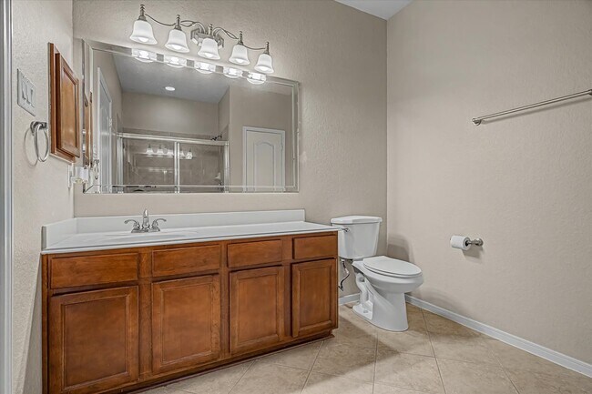 Building Photo - 623 W Newport Bend