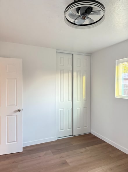 Building Photo - 8927 Delrose Ave