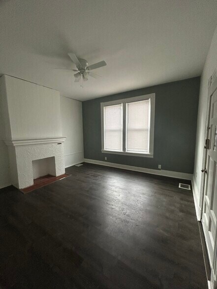 Building Photo - 428 8th Ave