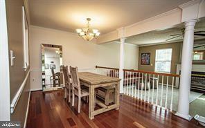 Building Photo - 306 W Park Dr