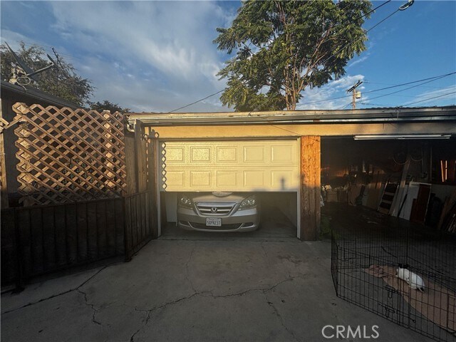 Building Photo - 4058 Santa Ana St
