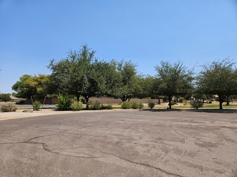 Front Cul-de-sac - 20408 N 70th Dr