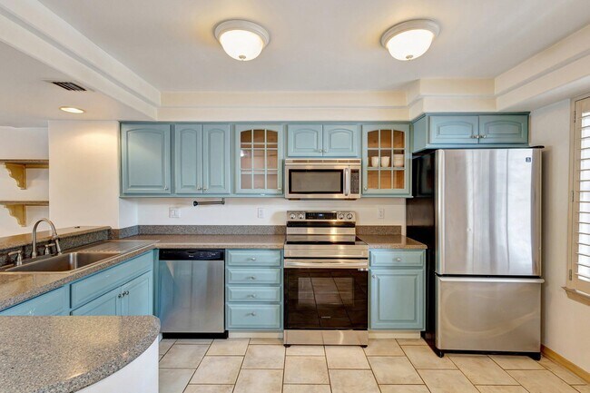 Building Photo - 3901 S Flagler Dr
