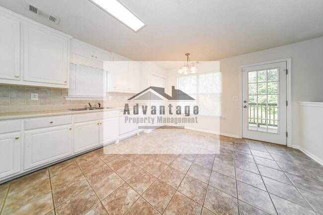 Building Photo - 1860 Neighborhood Walk