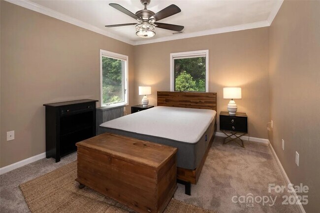 Building Photo - 187 Pine Vlg