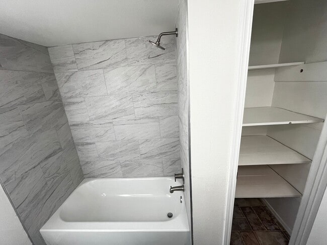 Building Photo - 1204 NW Fort Sill Blvd