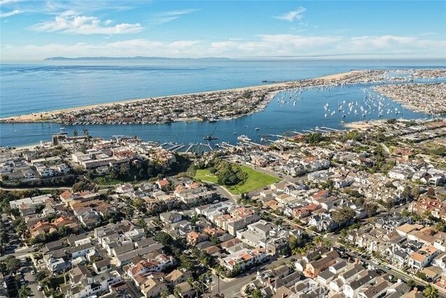 Building Photo - 435 Dahlia Ave