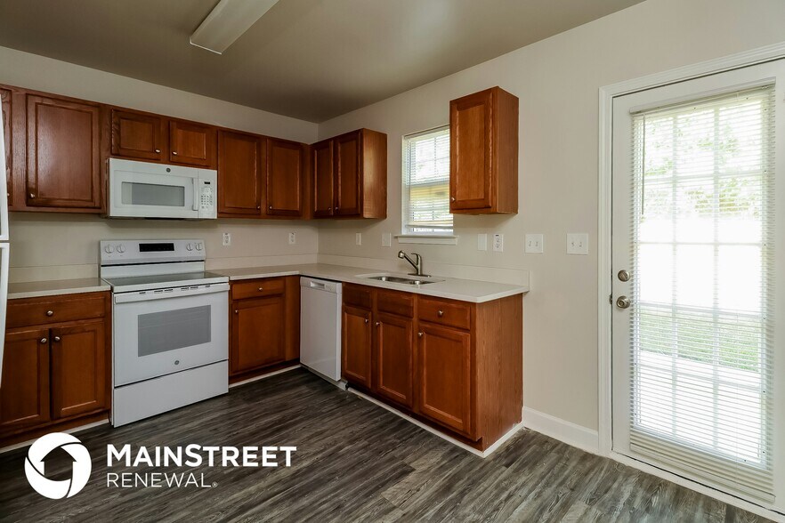 Building Photo - 2331 Reid Oaks Dr