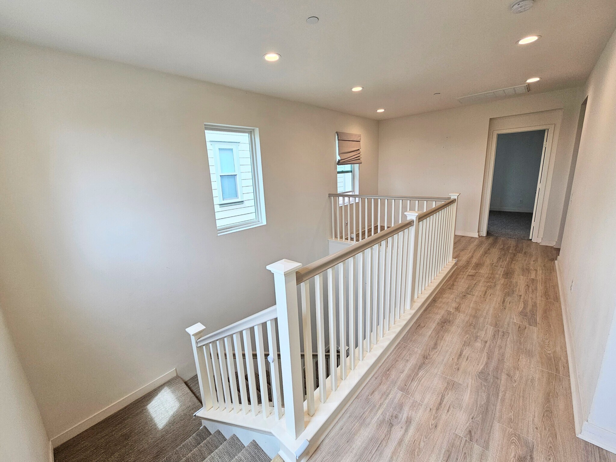 Building Photo - 10537 San Bruno St