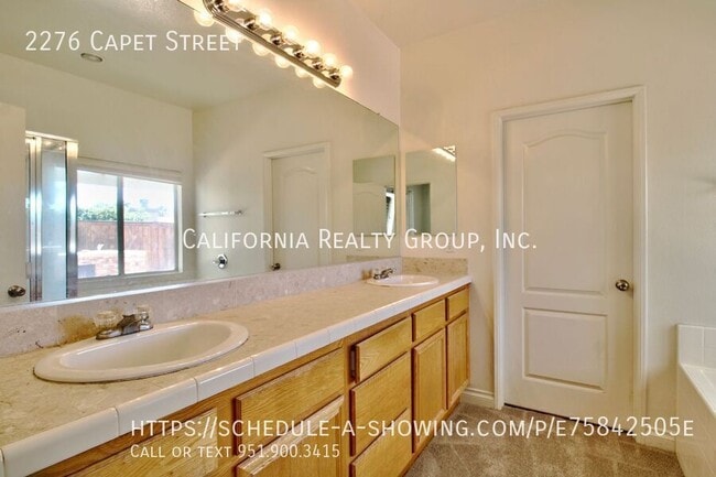 Building Photo - 2276 Capet St