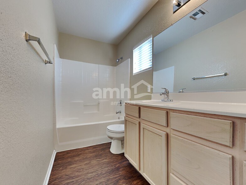 Building Photo - 5129 Meadow Rock Ave