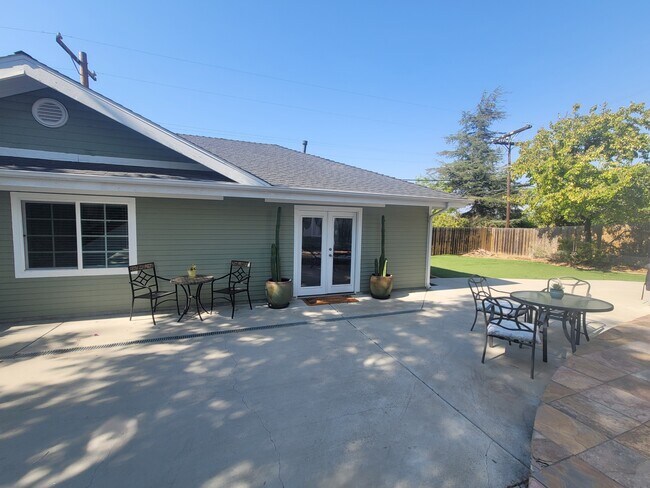 Building Photo - 10392 Don Pico Rd