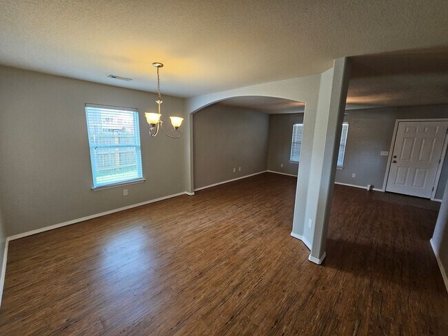 Building Photo - Nice 3 bedroom in west Fayetteville