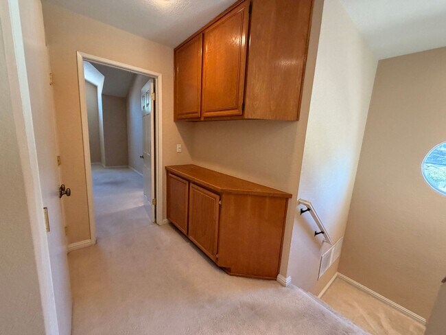 Building Photo - Beautiful Spacious Two Story Home in Pleasanton!