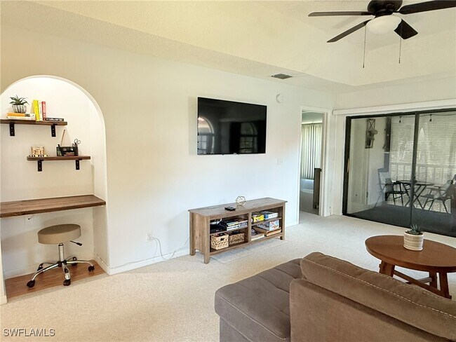 Building Photo - 212 Deerwood Cir