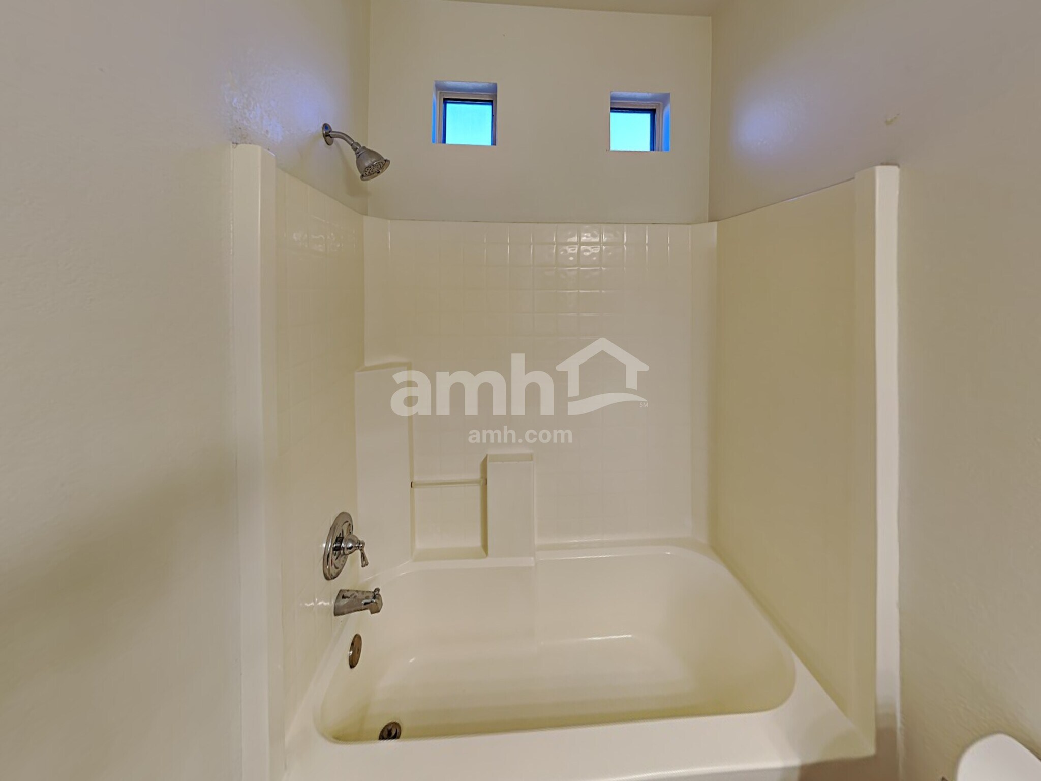 Building Photo - 9742 E Knowles Ave