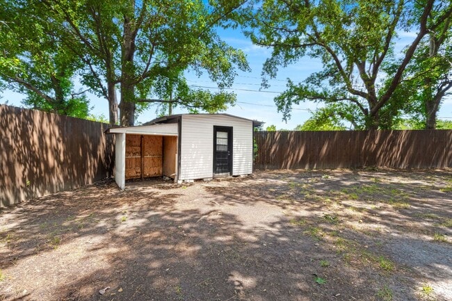 Building Photo - Spacious Split-Level Living with Dual Fireplaces & Expansive Deck