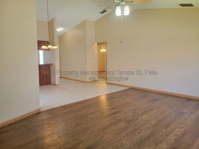 Building Photo - 2024 Sheffield Ct