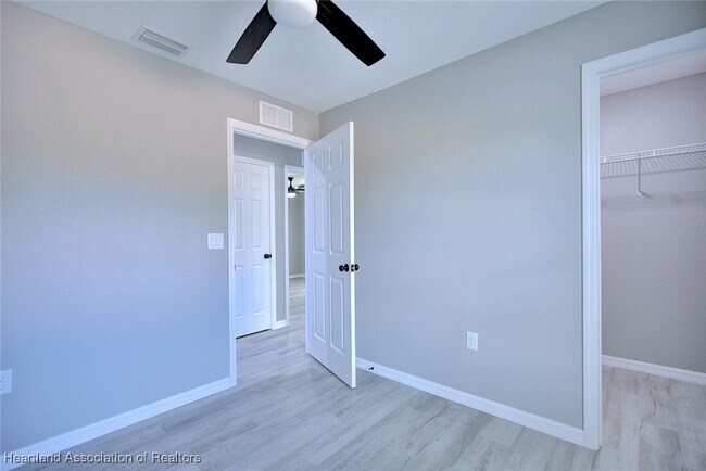 Building Photo - 293 Lincoln Rd NE