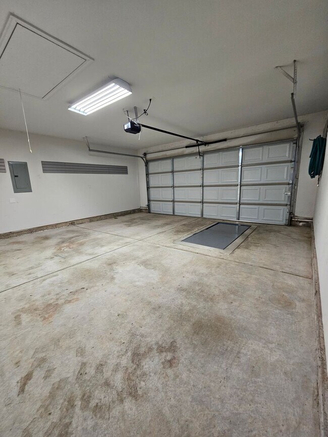 Building Photo - 2921 Lerkim Ln