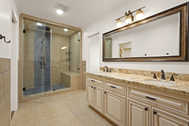 Building Photo - 4526 Benning Dr