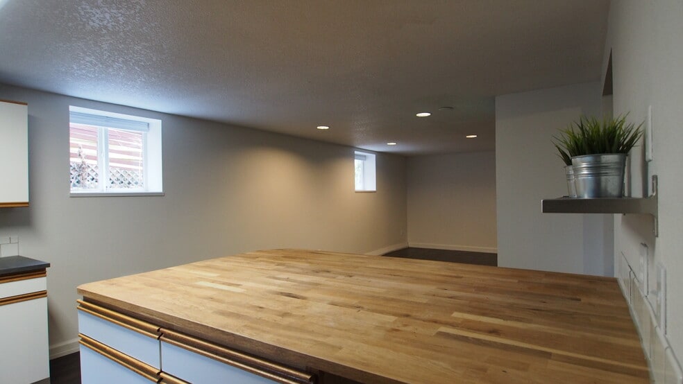 Living Room - 4415 SE Hawthorne Blvd