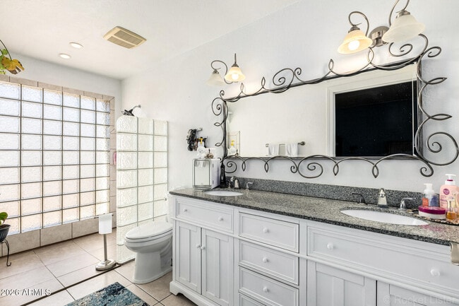 Building Photo - 11051 N 44th Ct