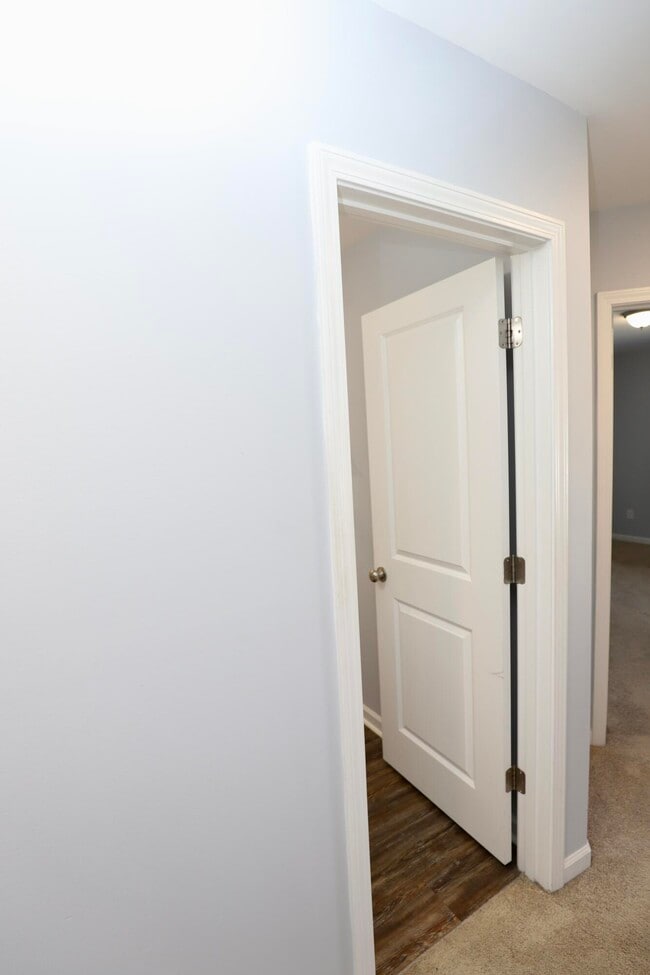 Building Photo - 1009 Providence Plantation Dr