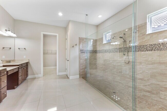 Building Photo - 4622 Benito Ct