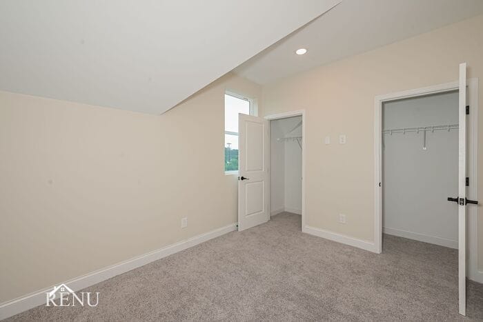 Building Photo - 5757 Sofias Cir