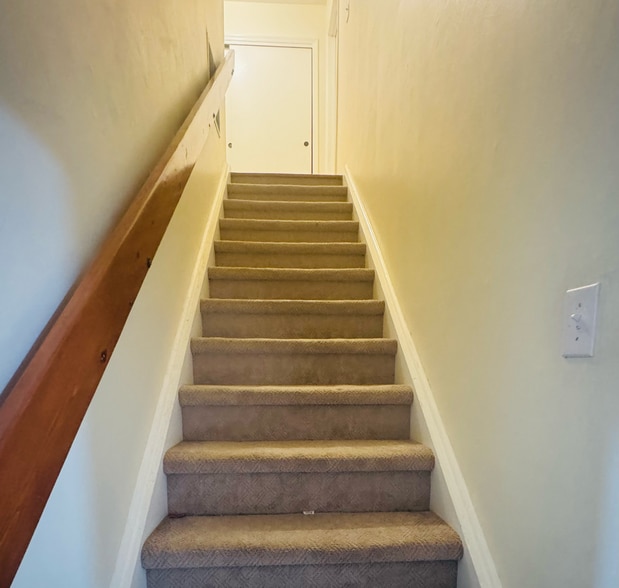 Building Photo - 108 Highview Dr